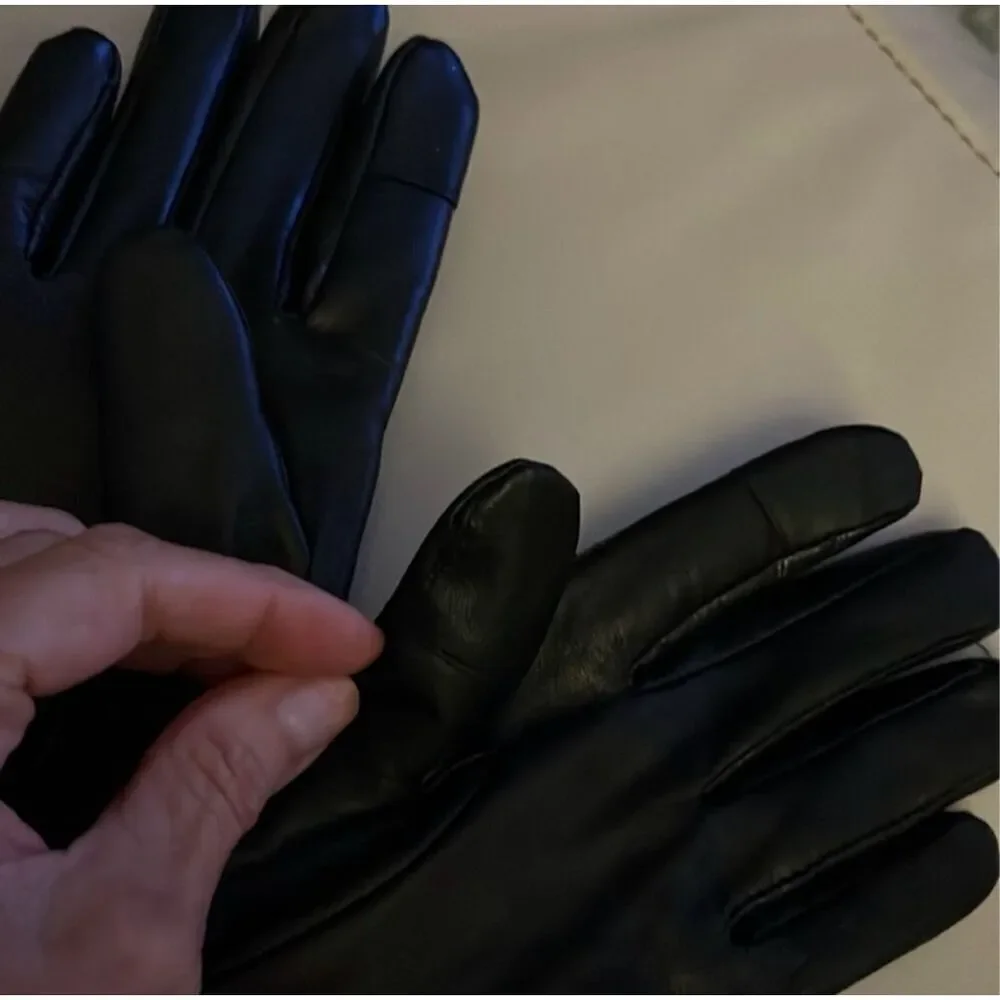 MICHAEL | MICHAEL KORS | black quilted gloves NWT $98